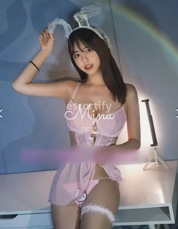 View Mina, Auckland Escort | Tel: 0211681126