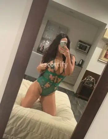 View Kylie, Christchurch Escort | Tel: 020 4064 9791