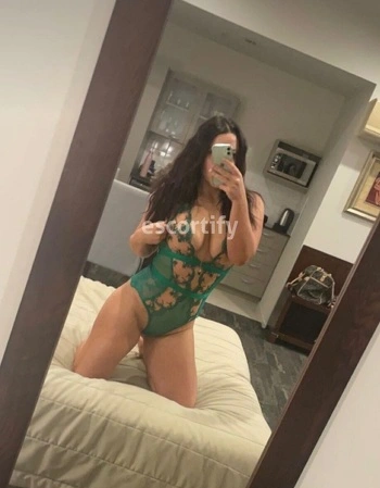 View Kylie, Christchurch Escort | Tel: 020 4064 9791