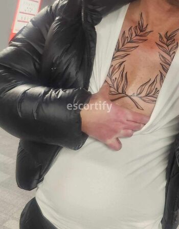 HUNG HORNY DANISH GUY