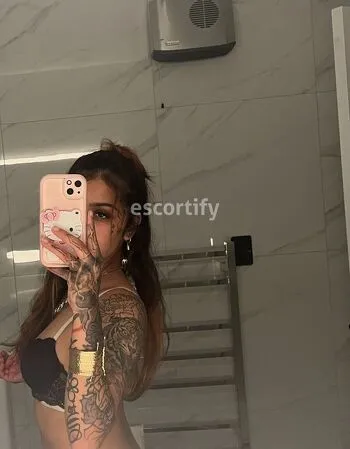 View Chloe, Wellington Escort | Tel: 0204999886