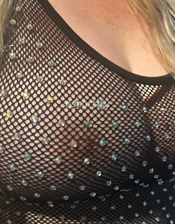 View Daisy, Auckland Escort | Tel: 022 562 0223