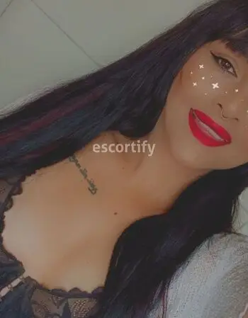 View Sapphire, South Island Escort | Tel: 0224055385