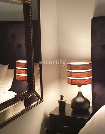 View 1Night Stands agency, Wellington Escort | Tel: 027-777-2633