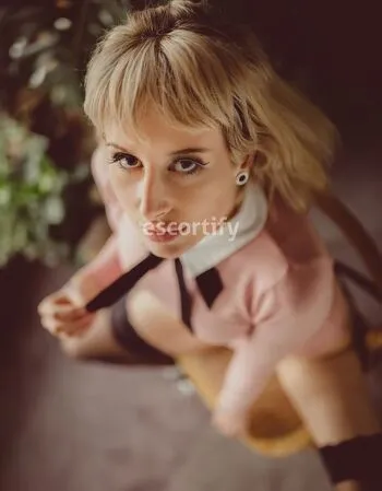 View Adelaide, Wellington Escort | Tel: 02040760709