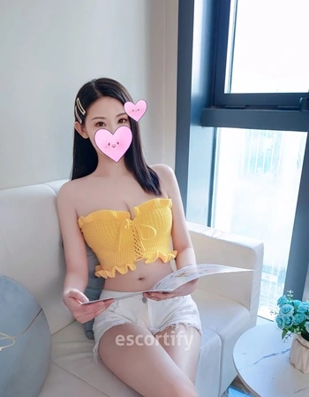 View Paris, Auckland Escort | Tel: 0221765715