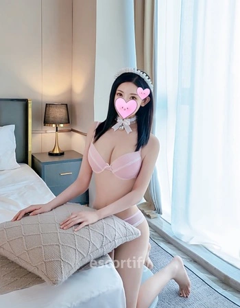 View Paris, Christchurch Escort | Tel: 0221218960