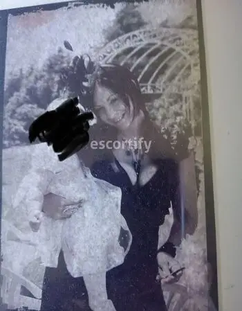 View Chrystal, Christchurch Escort | Tel: 0204578974