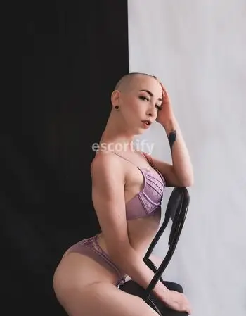 View Emma, Auckland Escort | Tel: 021978607