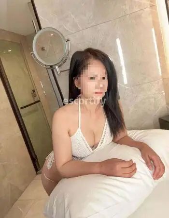 View Candy, Christchurch Escort | Tel: 0225347009
