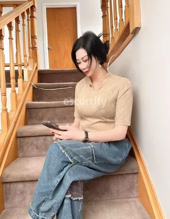 View Julie, Auckland Escort | Tel: 022 1085 315