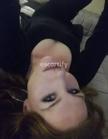 View KAYLA LUXE, Hamilton Escort | Tel: 02040199638