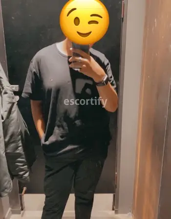 View Sexy Raju, Males Escort | Tel: 0273032572