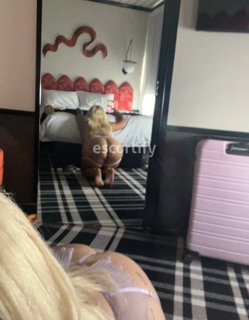 View Kandi, Christchurch Escort | Tel: 0223970416