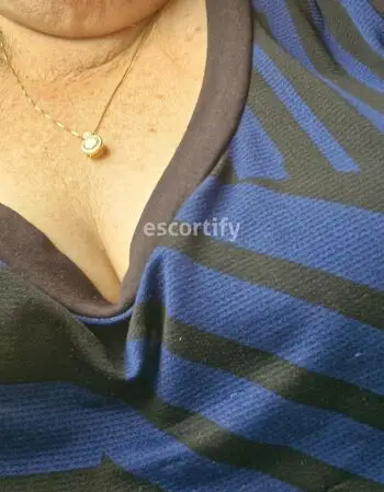 View Rhonda, Hamilton Escort | Tel: 0225701757 