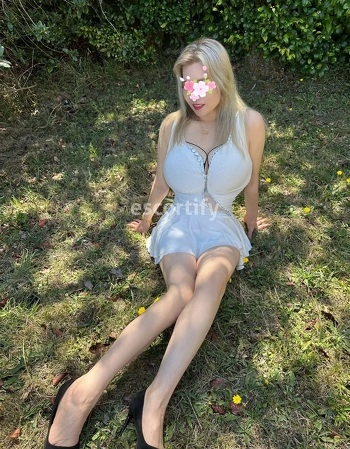 View Sabrina, Hamilton Escort | Tel: 021 149 4857