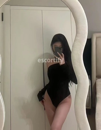 View Chloe, Auckland Escort | Tel: 0223833528