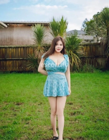 View Vivi, Hamilton Escort | Tel: 0223048689