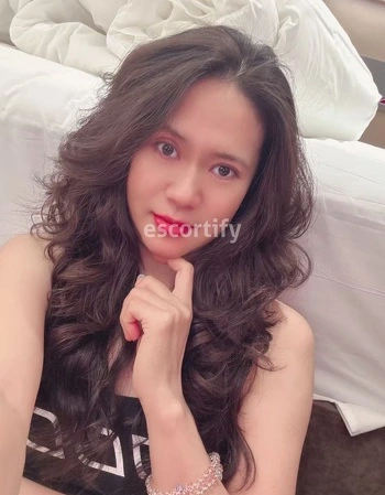 View Sofia, Christchurch Escort | Tel: 0220779212