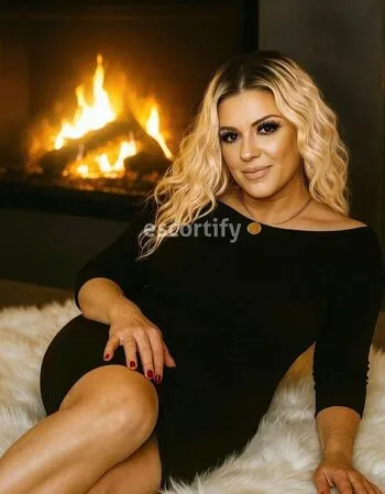 View SAMMY and MILLIE, Central Nth Island Escort | Tel: 0272401696