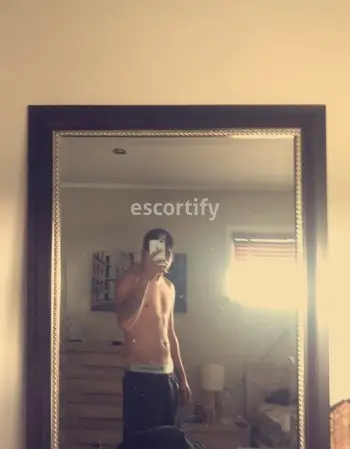 View Ryan, Males Escort | Tel: 02040851417