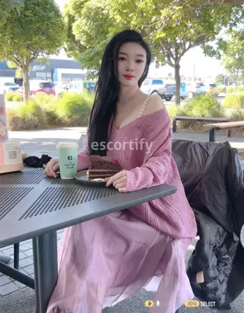 View IRIS, Auckland Escort | Tel: 0210753006