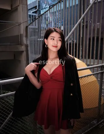 View Doris, Auckland Escort | Tel: 0204429068