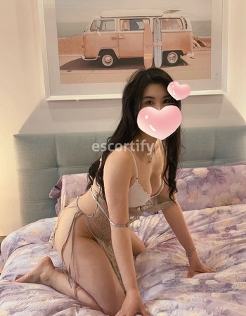 View Luna, Wellington Escort | Tel: 0220697739
