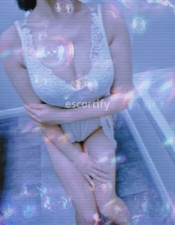 View Pearl, Wellington Escort | Tel: 0210604300