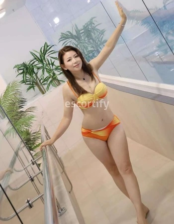 View Anna, Hamilton Escort | Tel: 02041857399