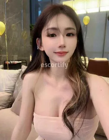 View ling ling, Hamilton Escort | Tel: 0224371239