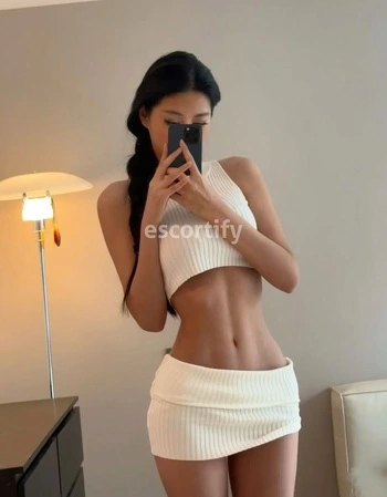 View Amy, Auckland Escort | Tel:  0204494554