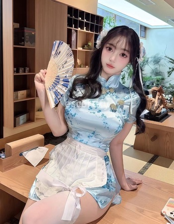 helen-21 uni student