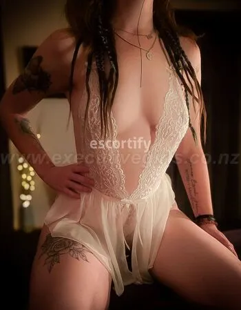 View Autumn, Christchurch Escort | Tel: 02777 53233