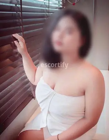 View Hot Chubby  girl, Wellington Escort | Tel: 02108886449